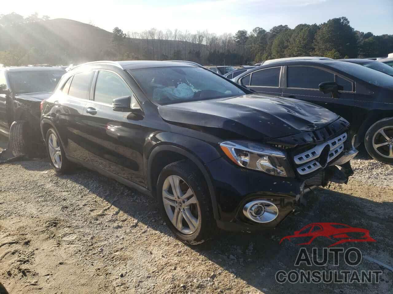 MERCEDES-BENZ GLA-CLASS 2018 - WDCTG4GB1JJ443111