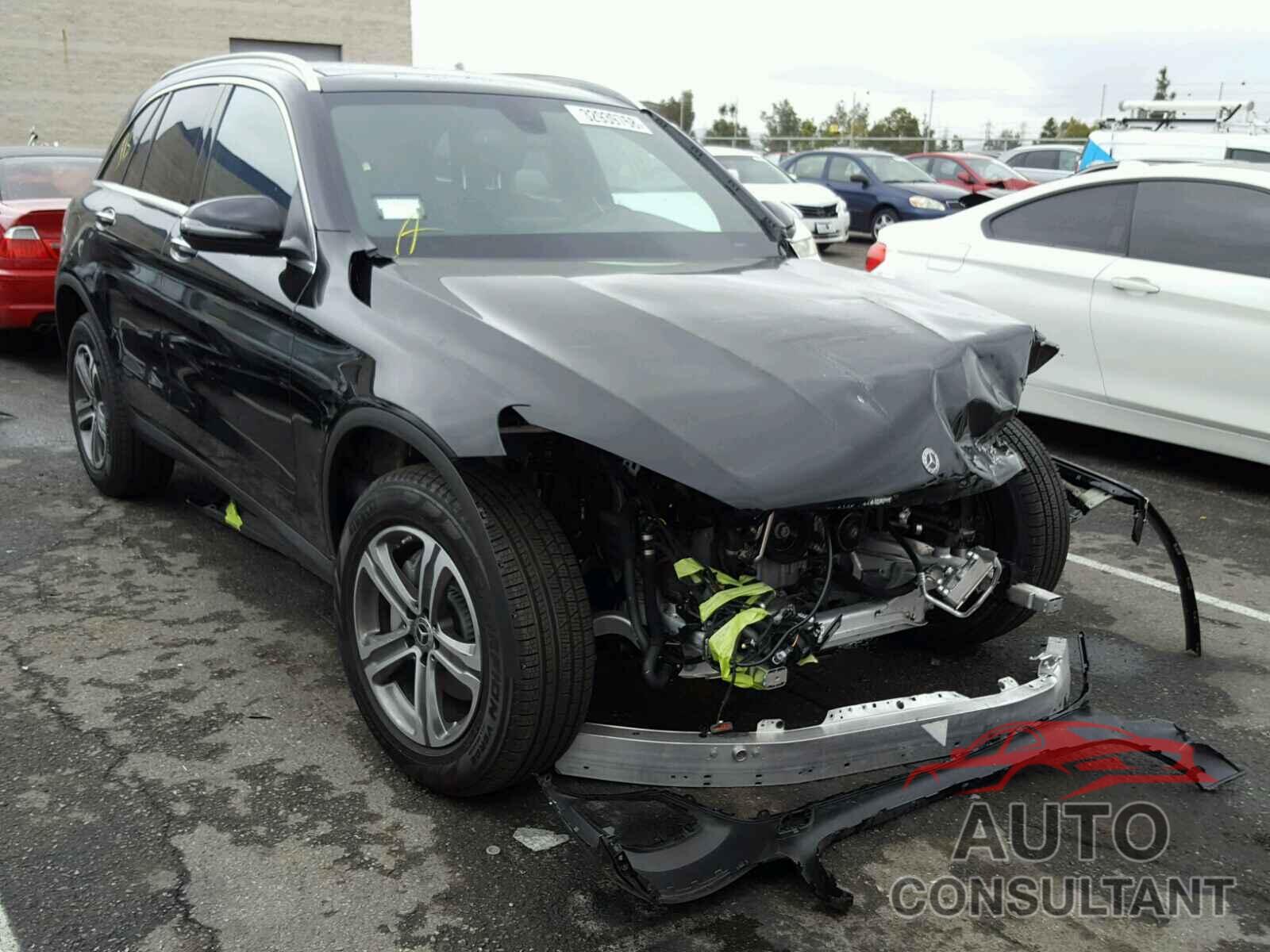 MERCEDES-BENZ GLC300 2018 - WDC0G4KBXJV067107