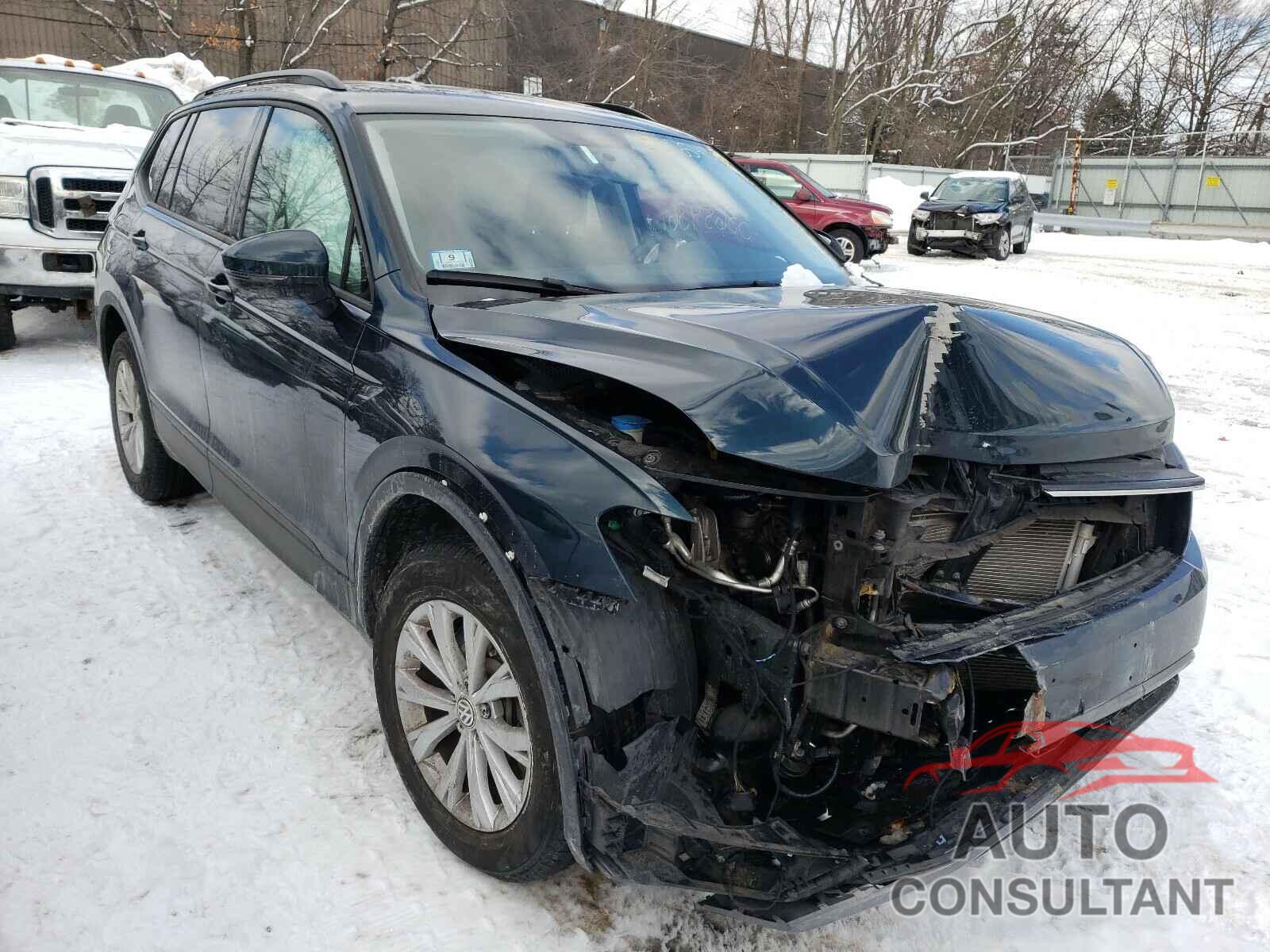 VOLKSWAGEN TIGUAN 2018 - 3VV0B7AX0JM082164