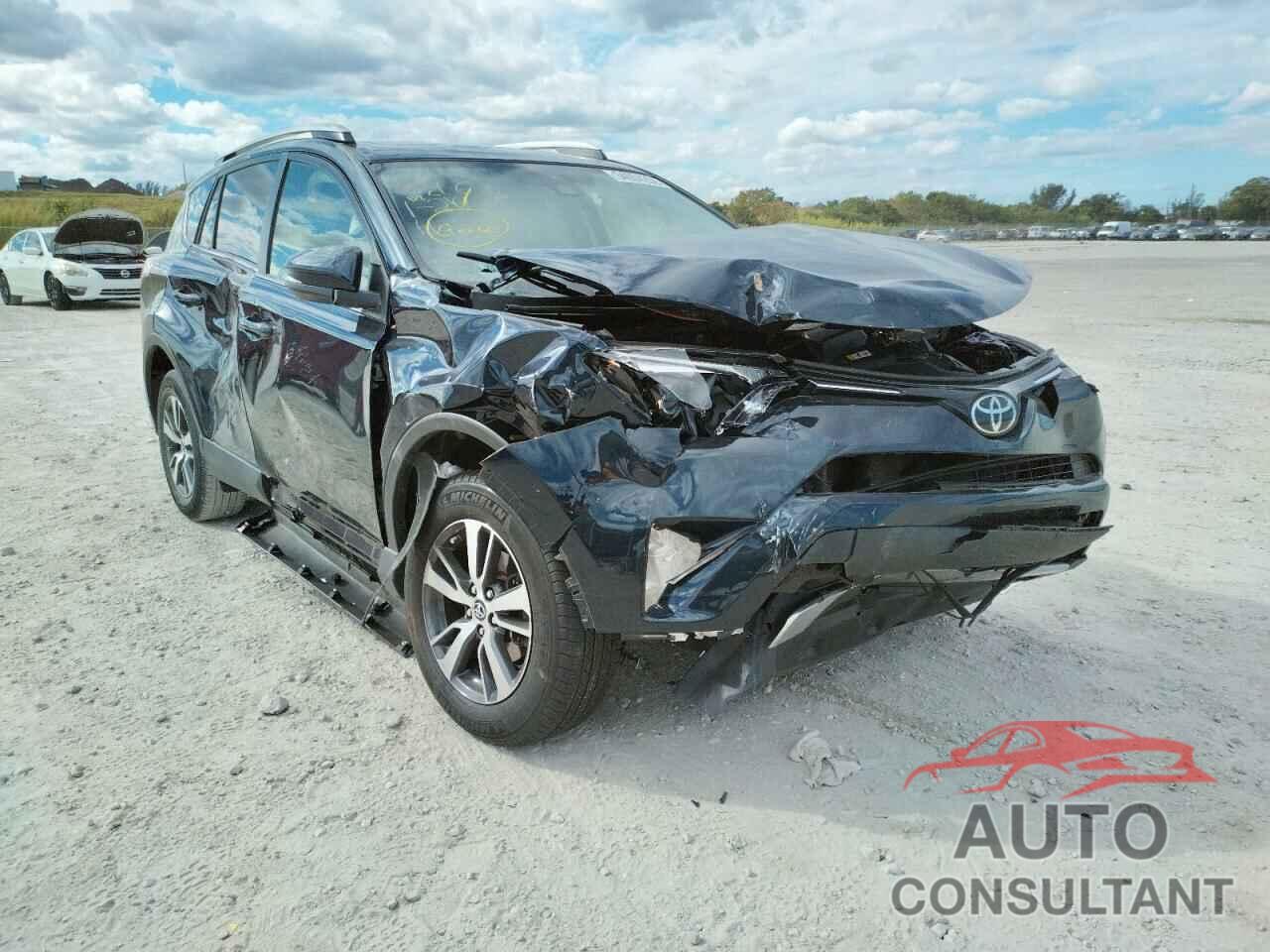 TOYOTA RAV4 2018 - JTMRFREV9JJ258463