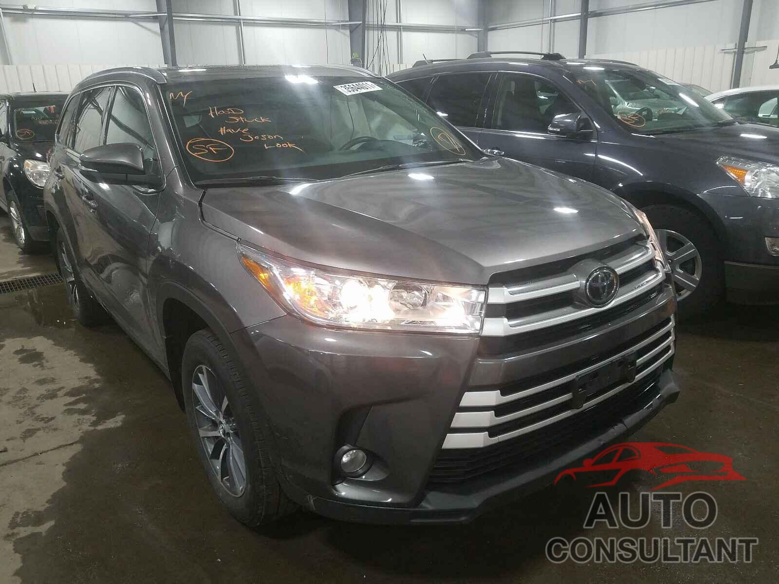 TOYOTA HIGHLANDER 2018 - 5TDJZRFH1JS493939