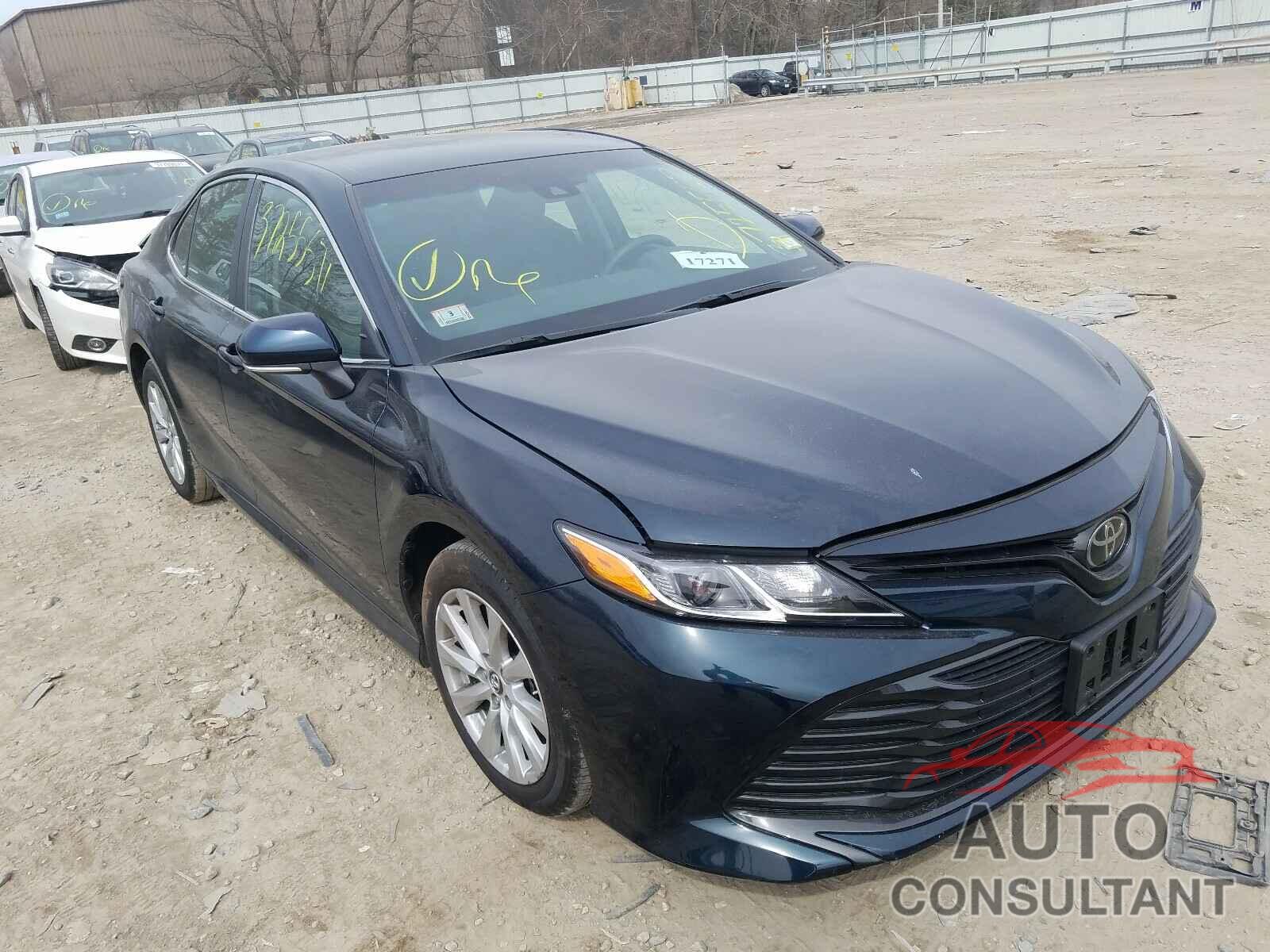 TOYOTA CAMRY 2018 - 4T1B11HK3JU613043