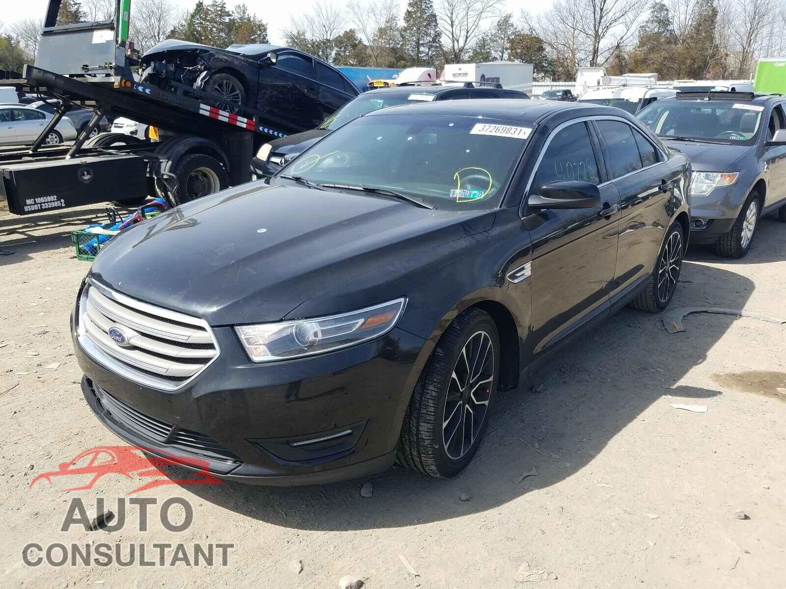 FORD TAURUS 2018 - 1FAHP2E84JG105020
