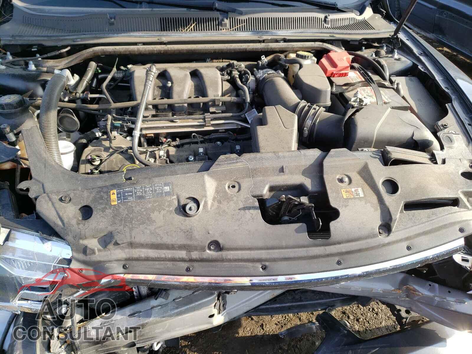 FORD TAURUS 2017 - 1FAHP2E82HG105754