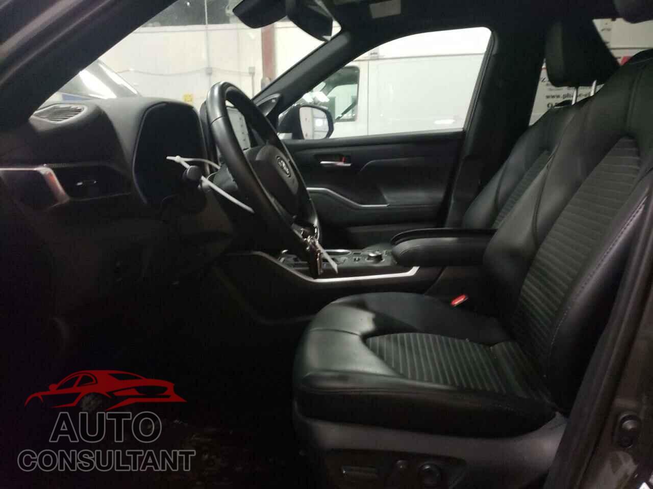 TOYOTA HIGHLANDER 2021 - 5TDJZRBH9MS133473