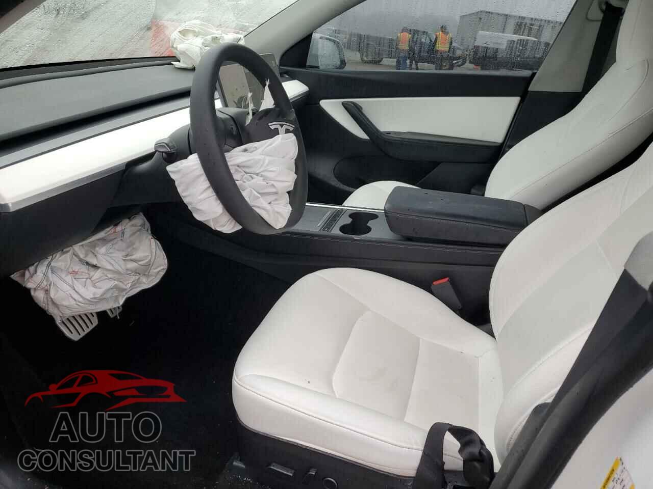 TESLA MODEL Y 2021 - 5YJYGDEF6MF301740
