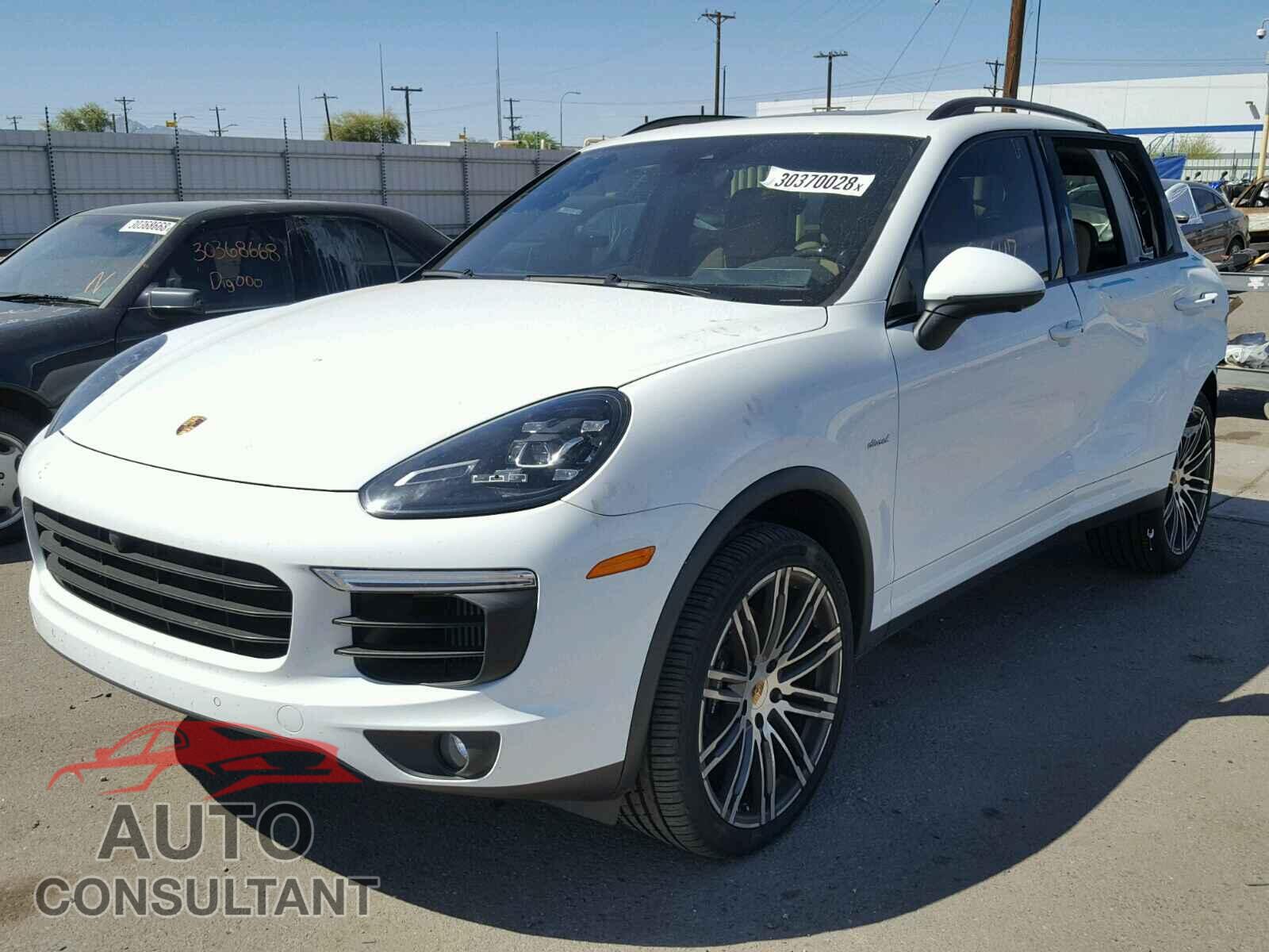 PORSCHE CAYENNE 2016 - WP1AF2A21GKA40258