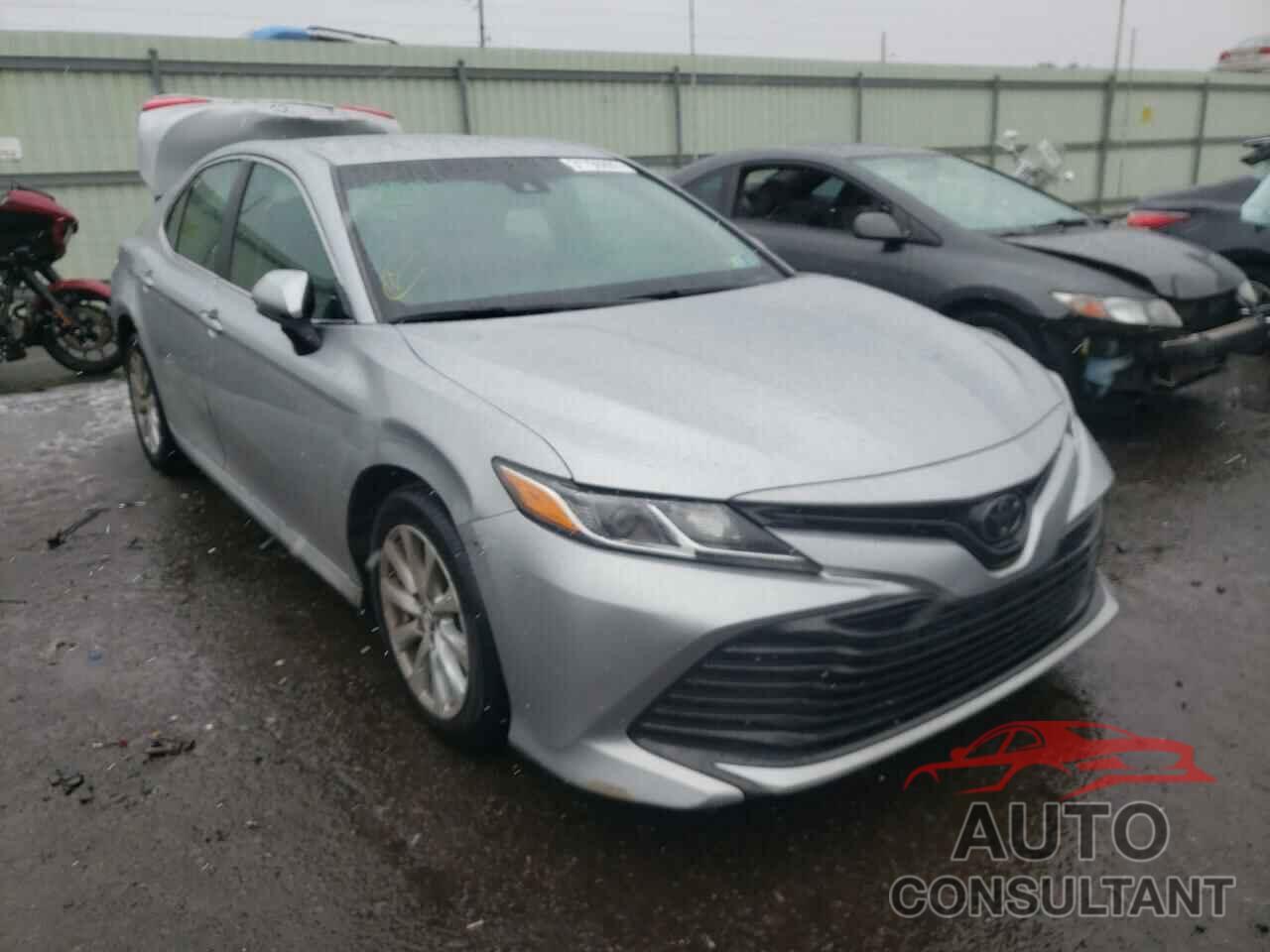 TOYOTA CAMRY 2018 - 4T1B11HK8JU113007
