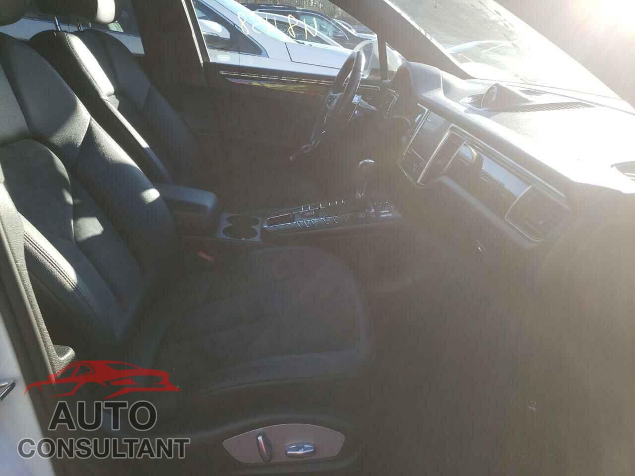 PORSCHE MACAN 2017 - WP1AA2A58HLB03974
