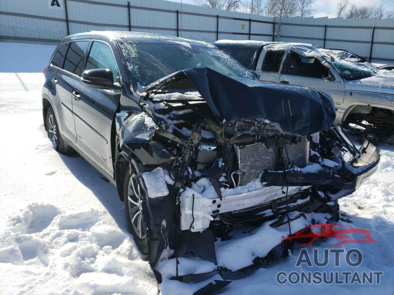 TOYOTA HIGHLANDER 2019 - 5TDJZRFH2KS610784