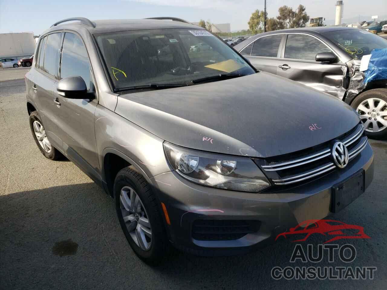 VOLKSWAGEN TIGUAN 2016 - WVGAV7AX7GW567691