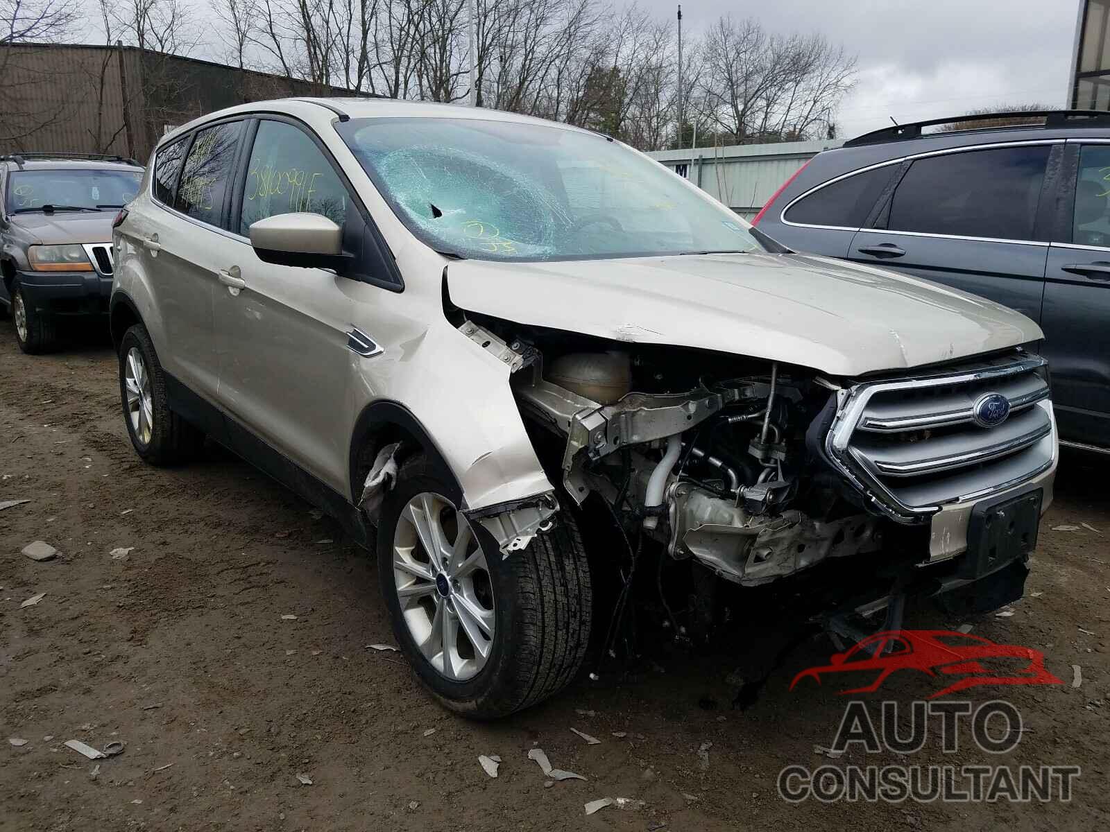 FORD ESCAPE 2017 - 1FMCU9GD1HUC70305