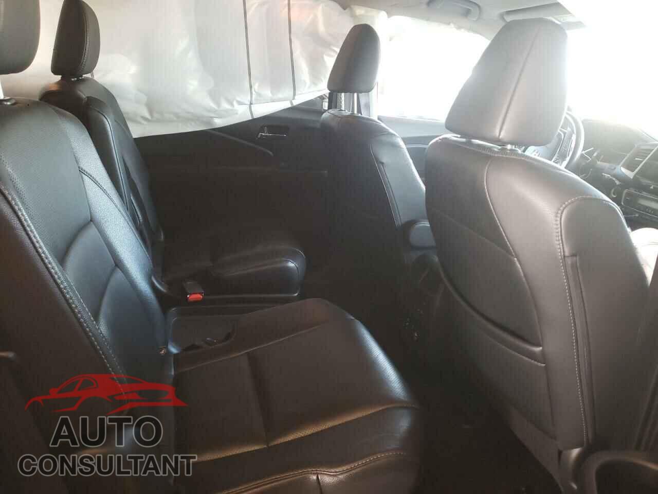 HONDA PILOT 2017 - 5FNYF6H0XHB031276