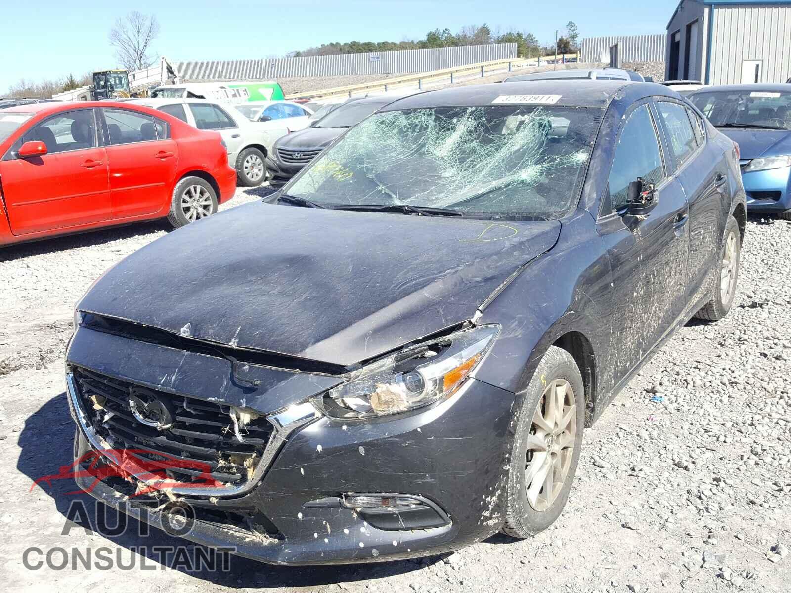 MAZDA 3 2018 - 3MZBN1U76JM213618