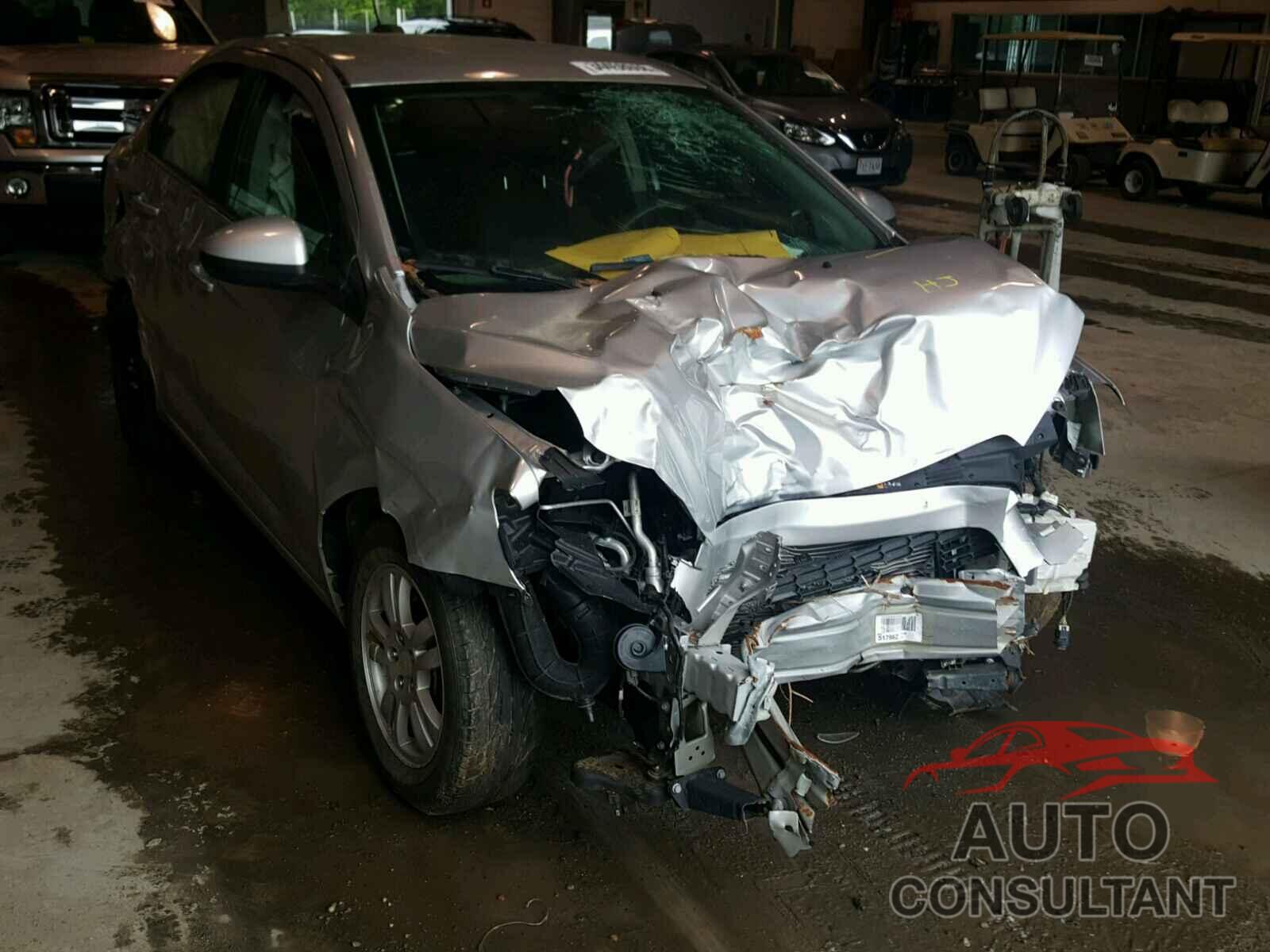 CHEVROLET SONIC 2015 - 1G1JC5SH2F4179602
