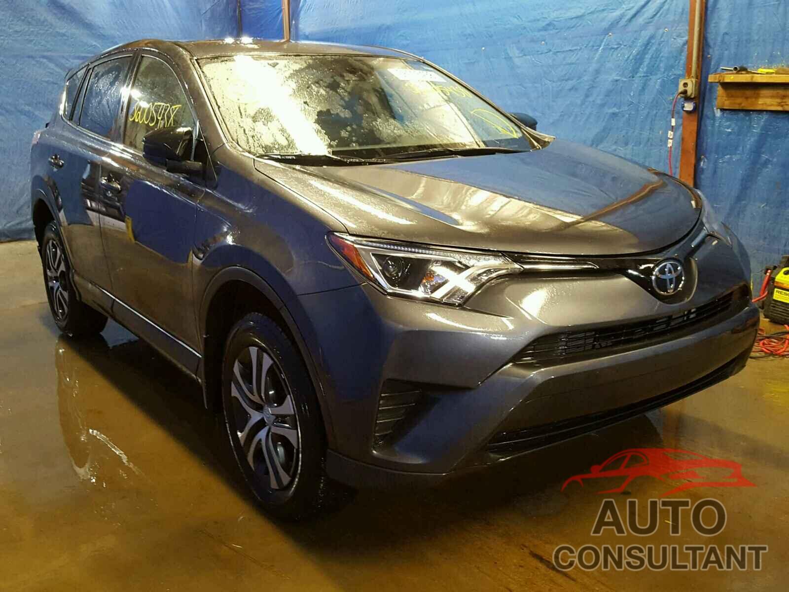 TOYOTA RAV4 2017 - JTMBFREV8HJ711970