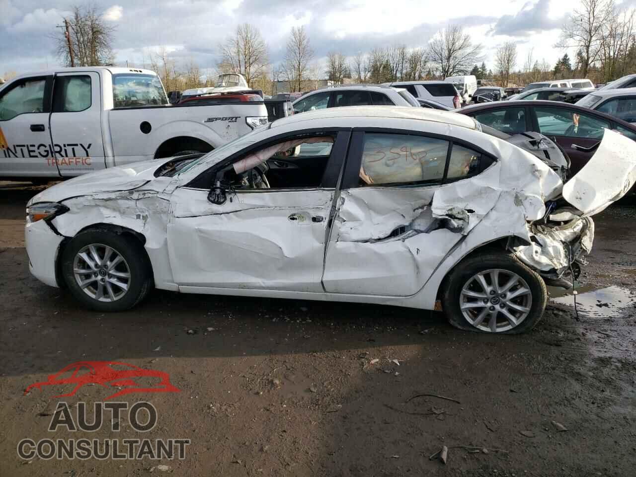 MAZDA 3 2017 - JM1BN1U70H1116313