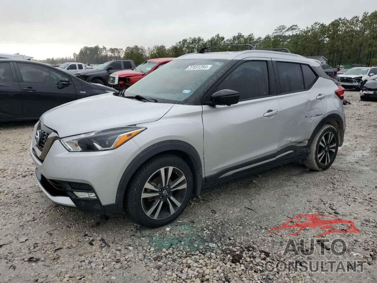 NISSAN KICKS 2018 - 3N1CP5CU2JL521507