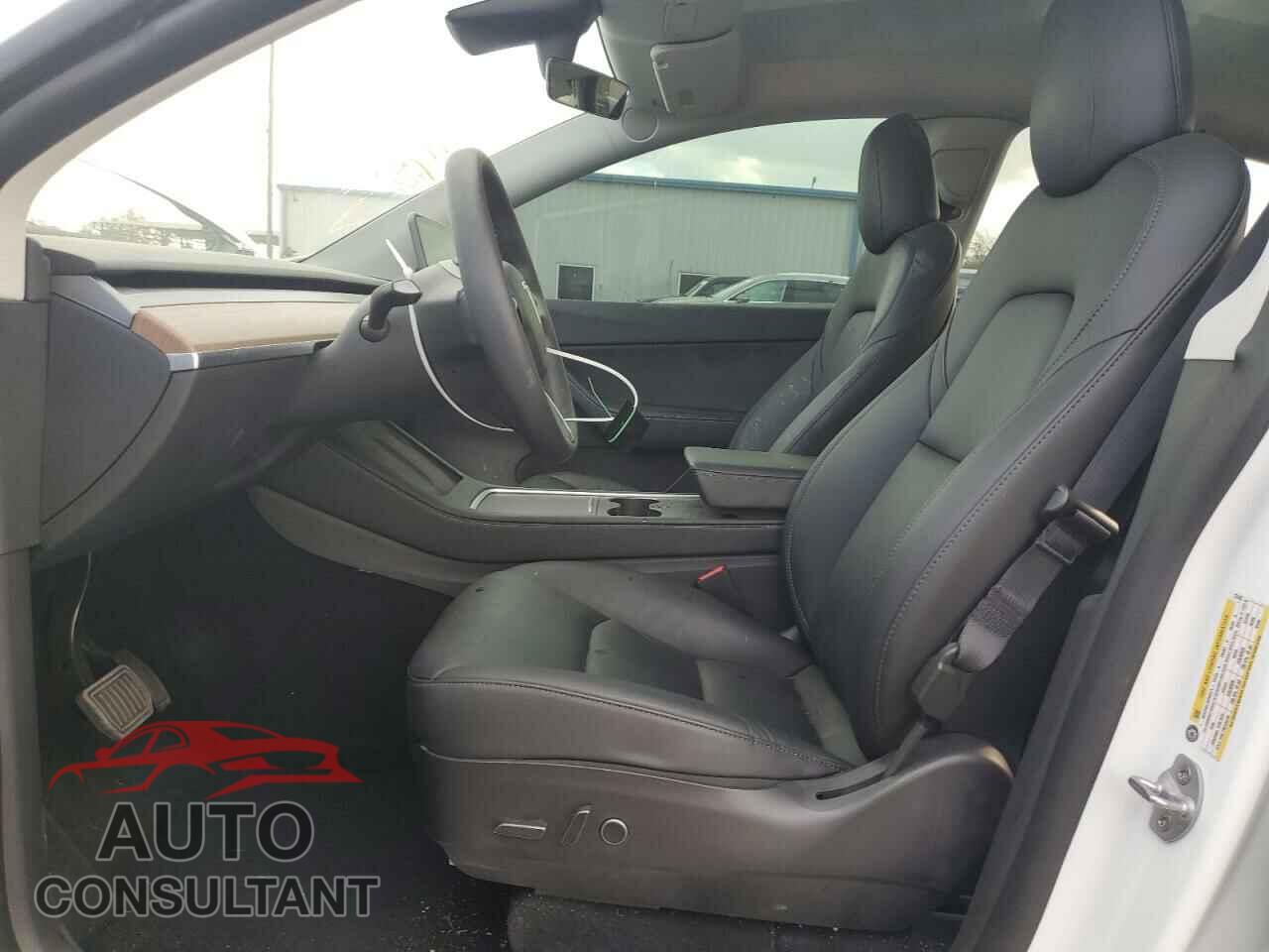 TESLA MODEL Y 2021 - 5YJYGDEEXMF273495