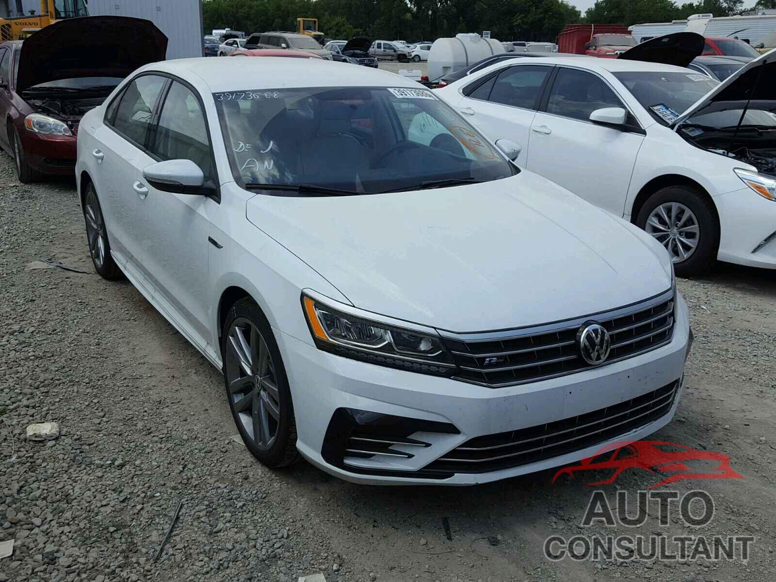 VOLKSWAGEN PASSAT 2018 - 1VWAA7A34JC010367