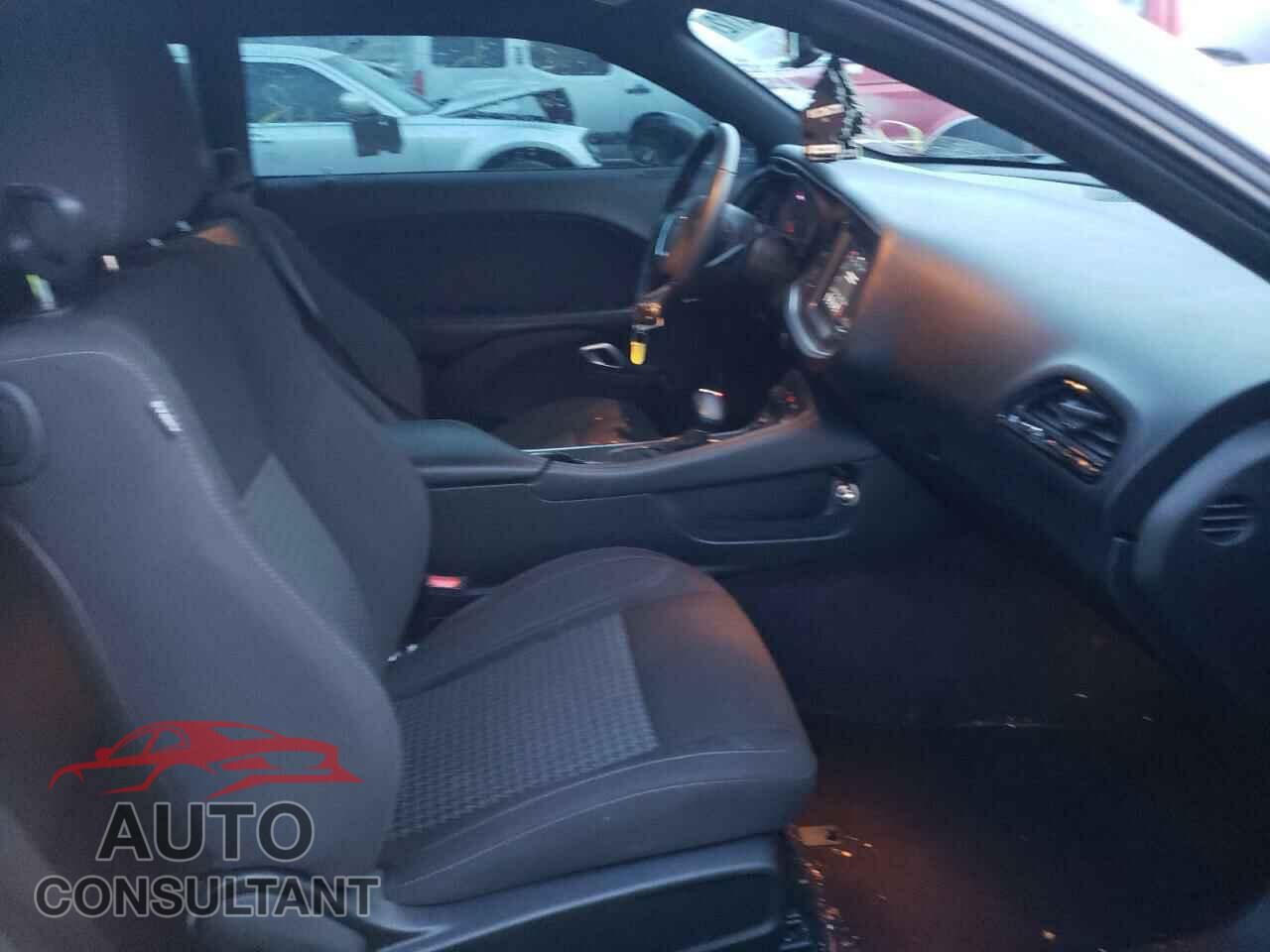 DODGE CHALLENGER 2018 - 2C3CDZBT3JH111317