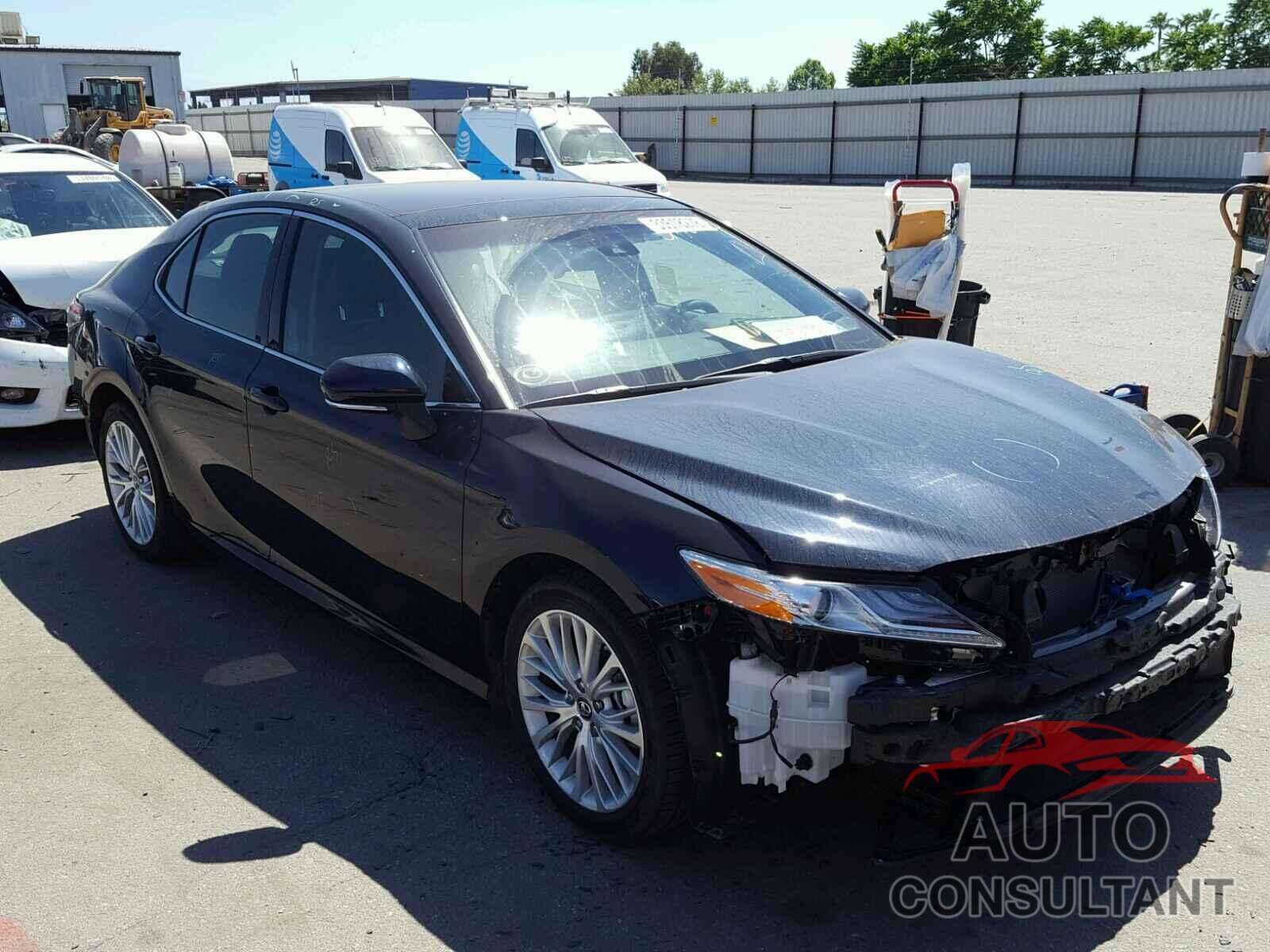 TOYOTA CAMRY 2018 - 4T1B11HK0JU546790