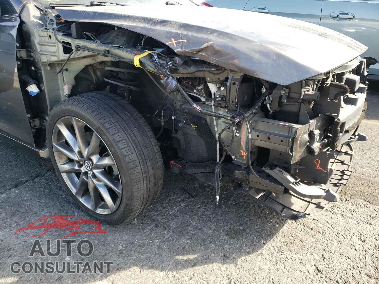 MAZDA 3 2018 - 3MZBN1M38JM165942