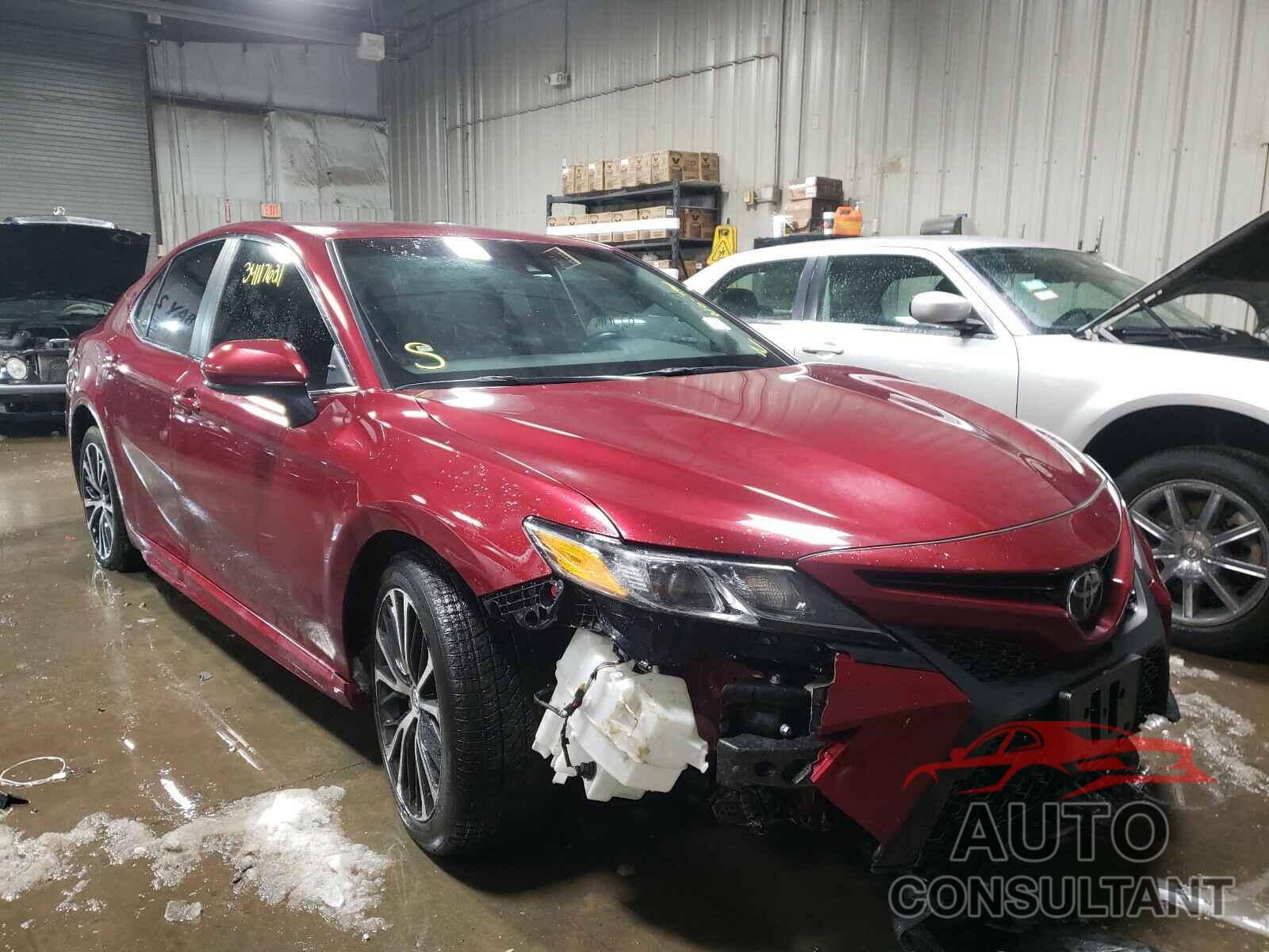 TOYOTA CAMRY 2018 - 4T1B11HK0JU622329