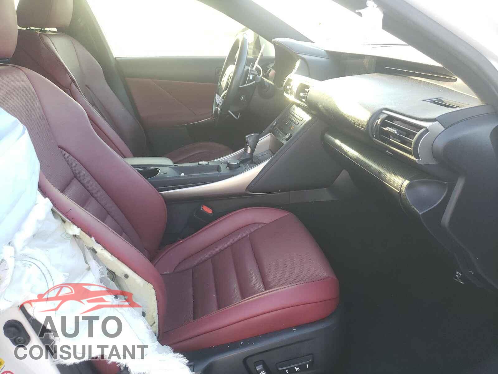 LEXUS IS 2018 - JTHBA1D24J5065914