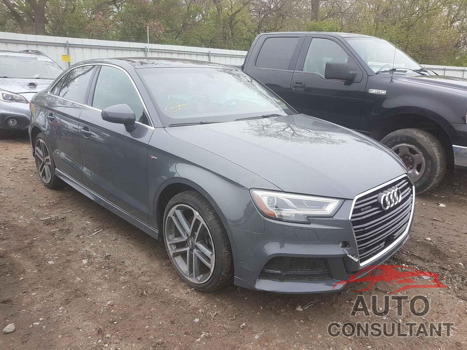 AUDI A3 2018 - WAUJ8GFF3J1042382