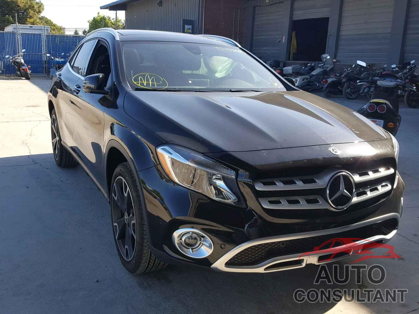 MERCEDES-BENZ GLA250 2018 - WDCTG4GB7JJ436406