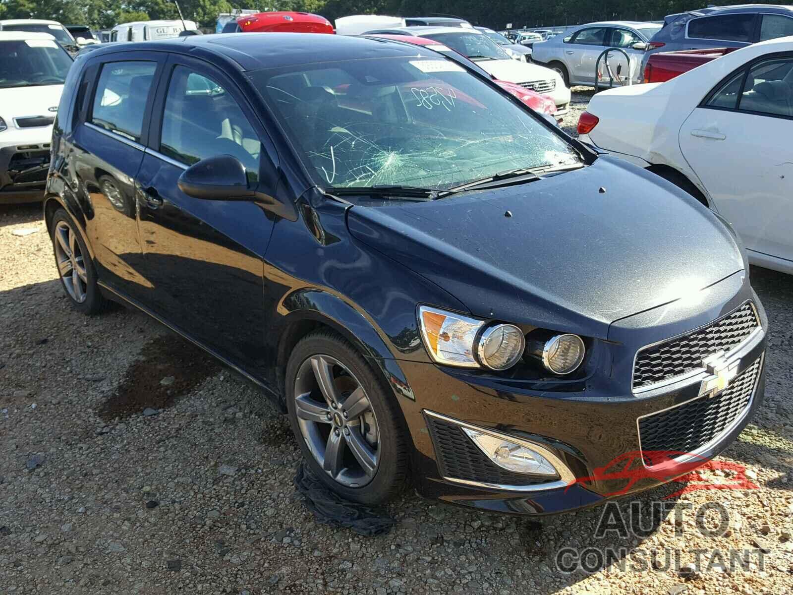 CHEVROLET SONIC 2015 - 1G1JG6SB4F4112991