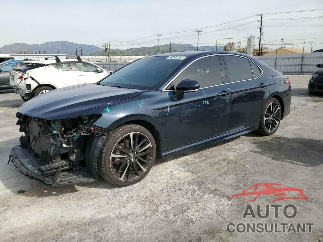TOYOTA CAMRY 2018 - 4T1B61HK4JU606913
