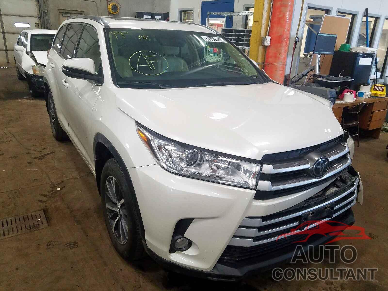TOYOTA HIGHLANDER 2017 - 5TFCZ5AN2MX247902