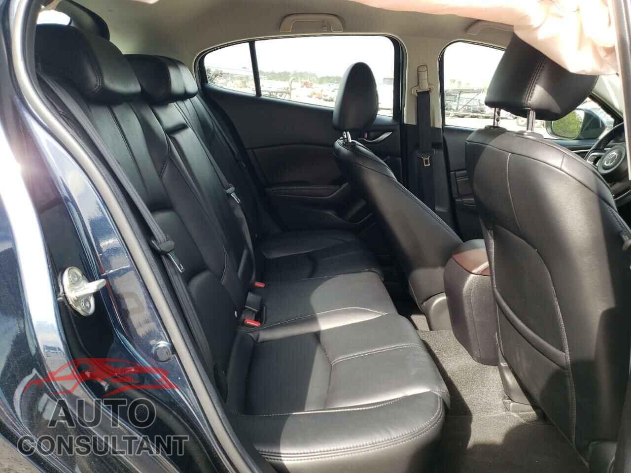 MAZDA 3 2017 - 3MZBN1L79HM142393