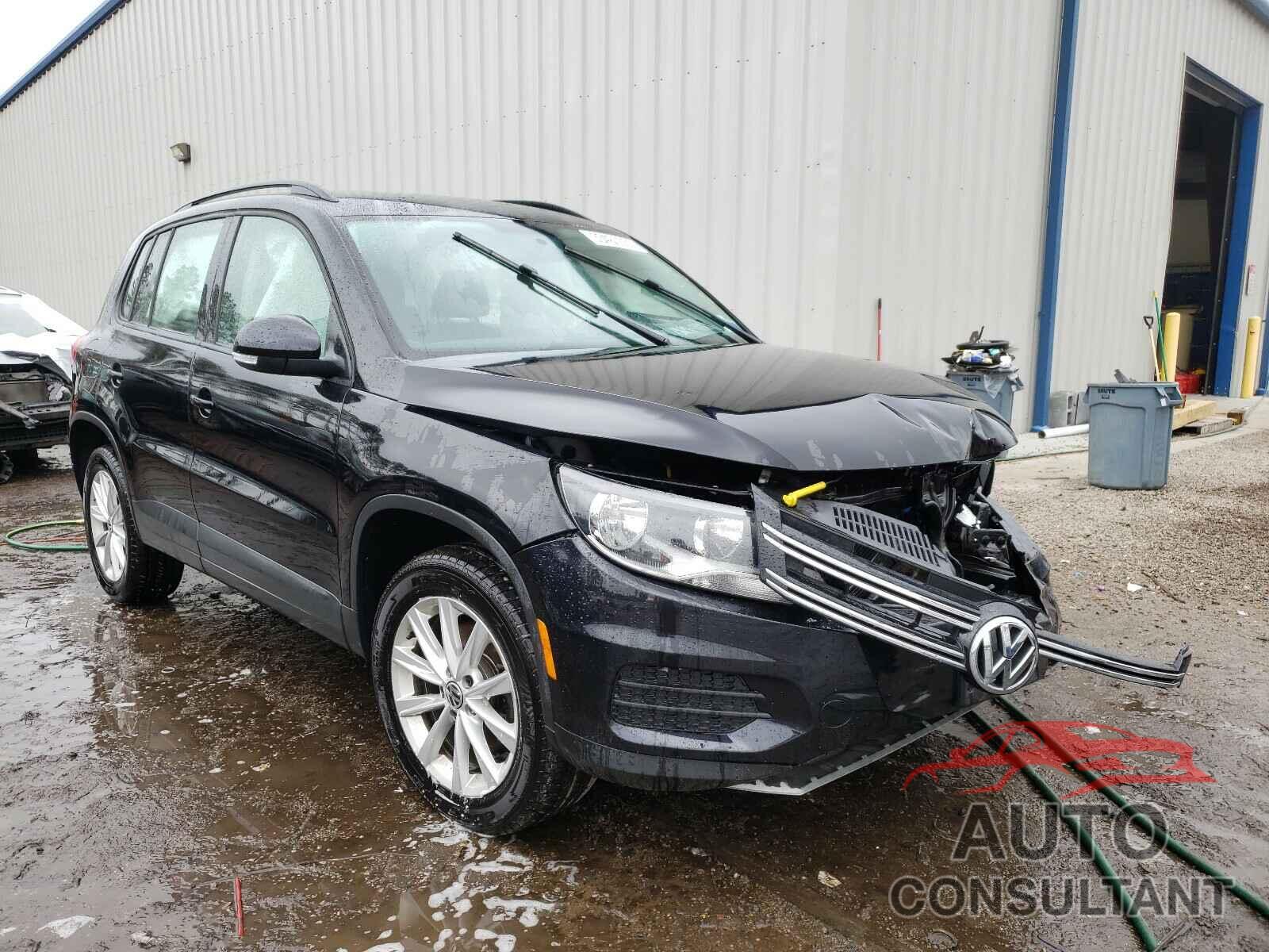 VOLKSWAGEN TIGUAN 2017 - WVGBV7AX2HK044916