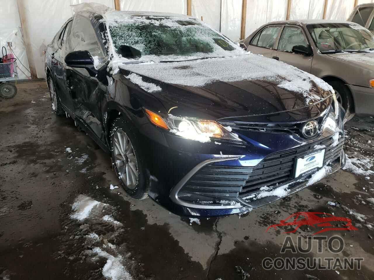 TOYOTA CAMRY 2022 - 4T1C11AK7NU631212