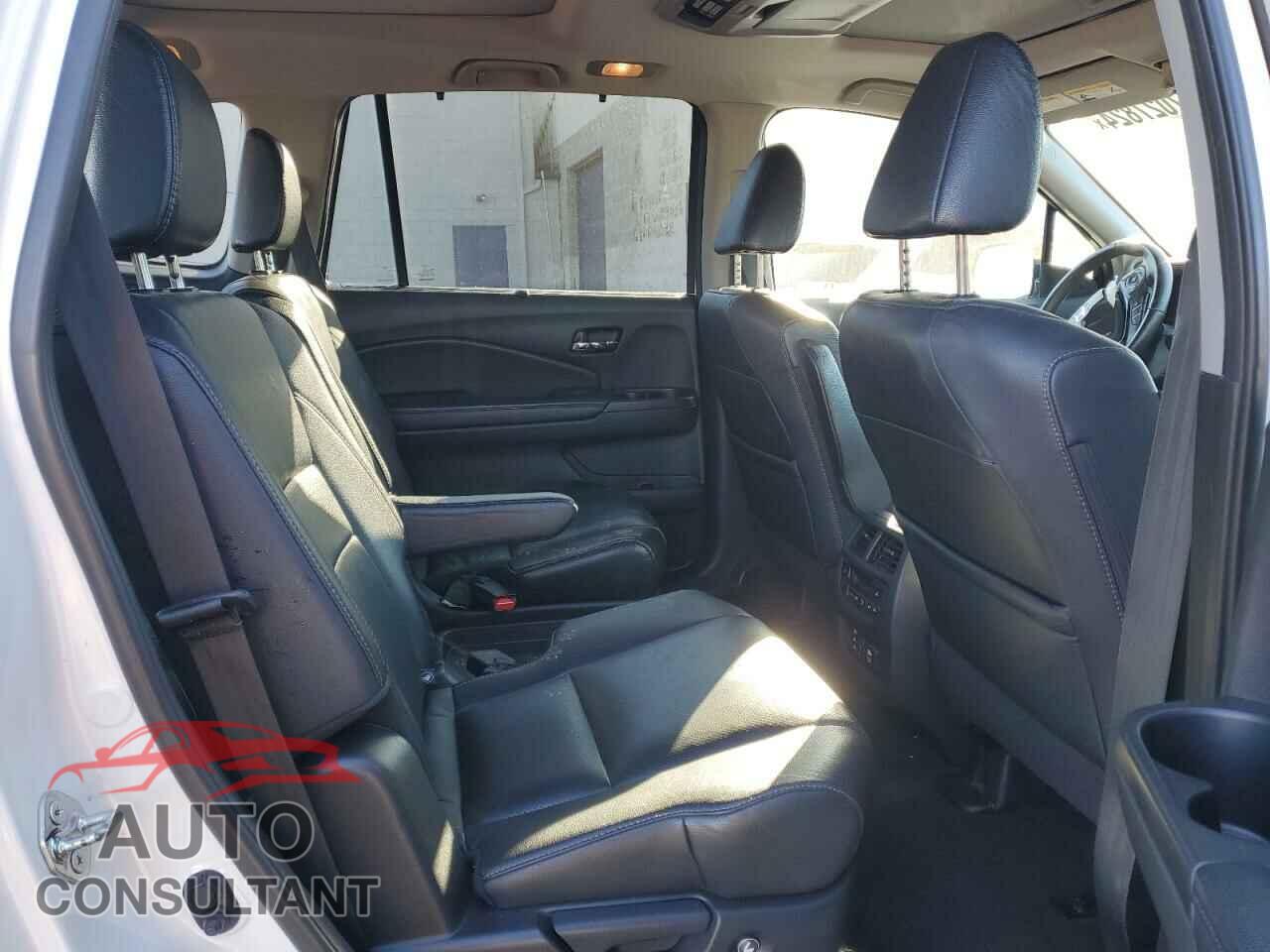 HONDA PILOT 2017 - 5FNYF6H04HB096141