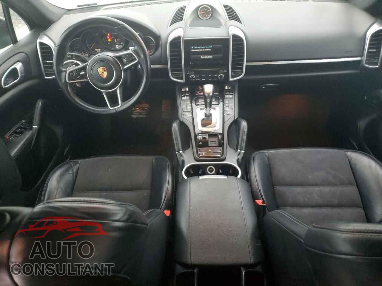 PORSCHE CAYENNE 2017 - WP1AA2A24HKA81970