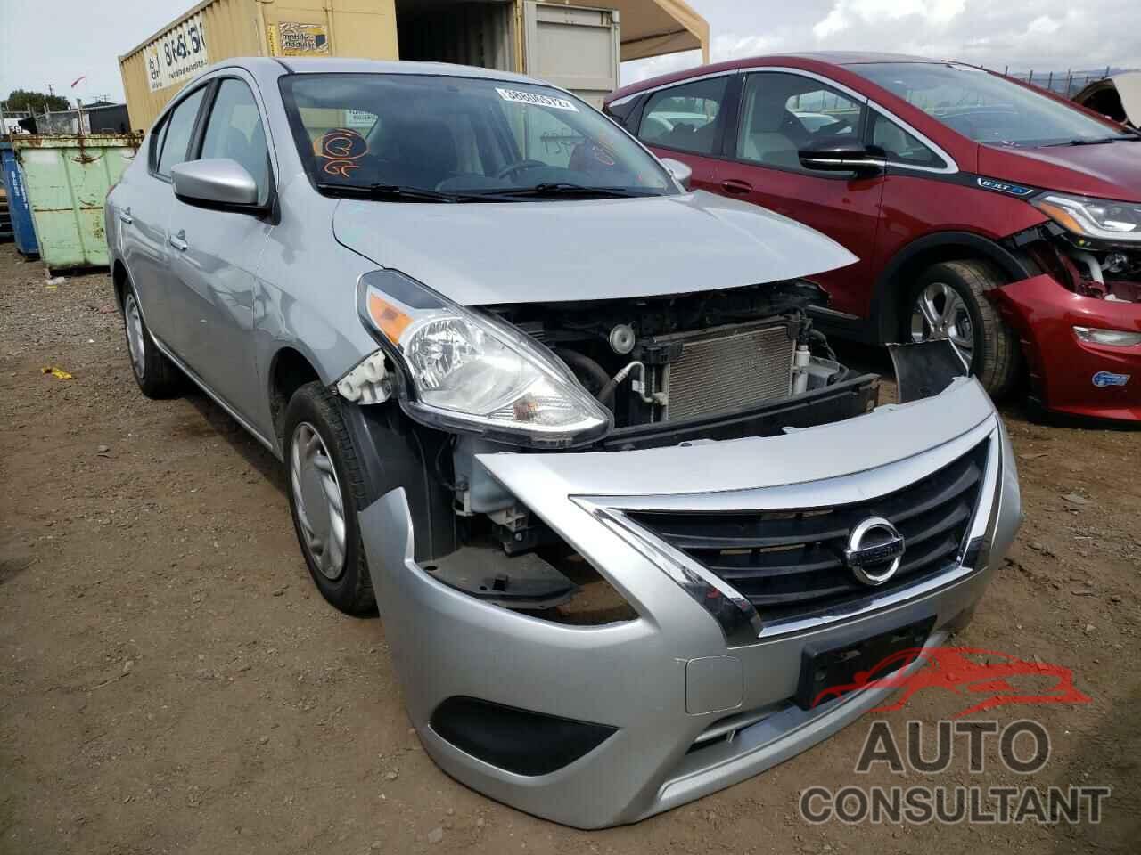 NISSAN VERSA 2018 - 3N1CN7AP2JK408290