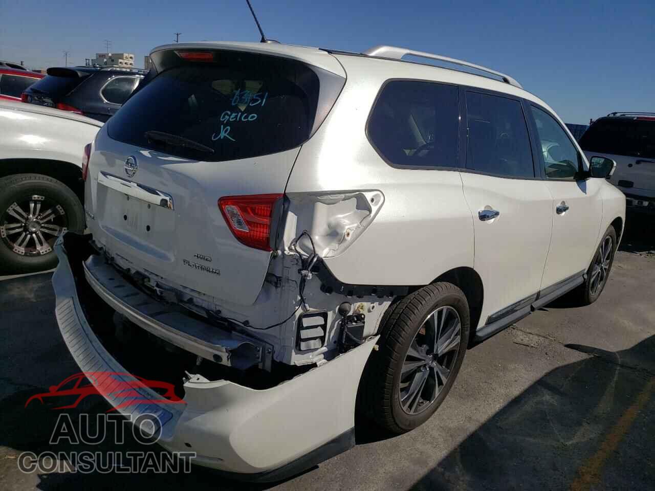 NISSAN PATHFINDER 2017 - 5N1DR2MM1HC600127