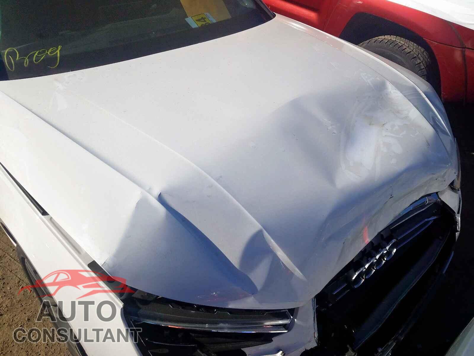 AUDI A4 2017 - 2HGFC4B83KH300661
