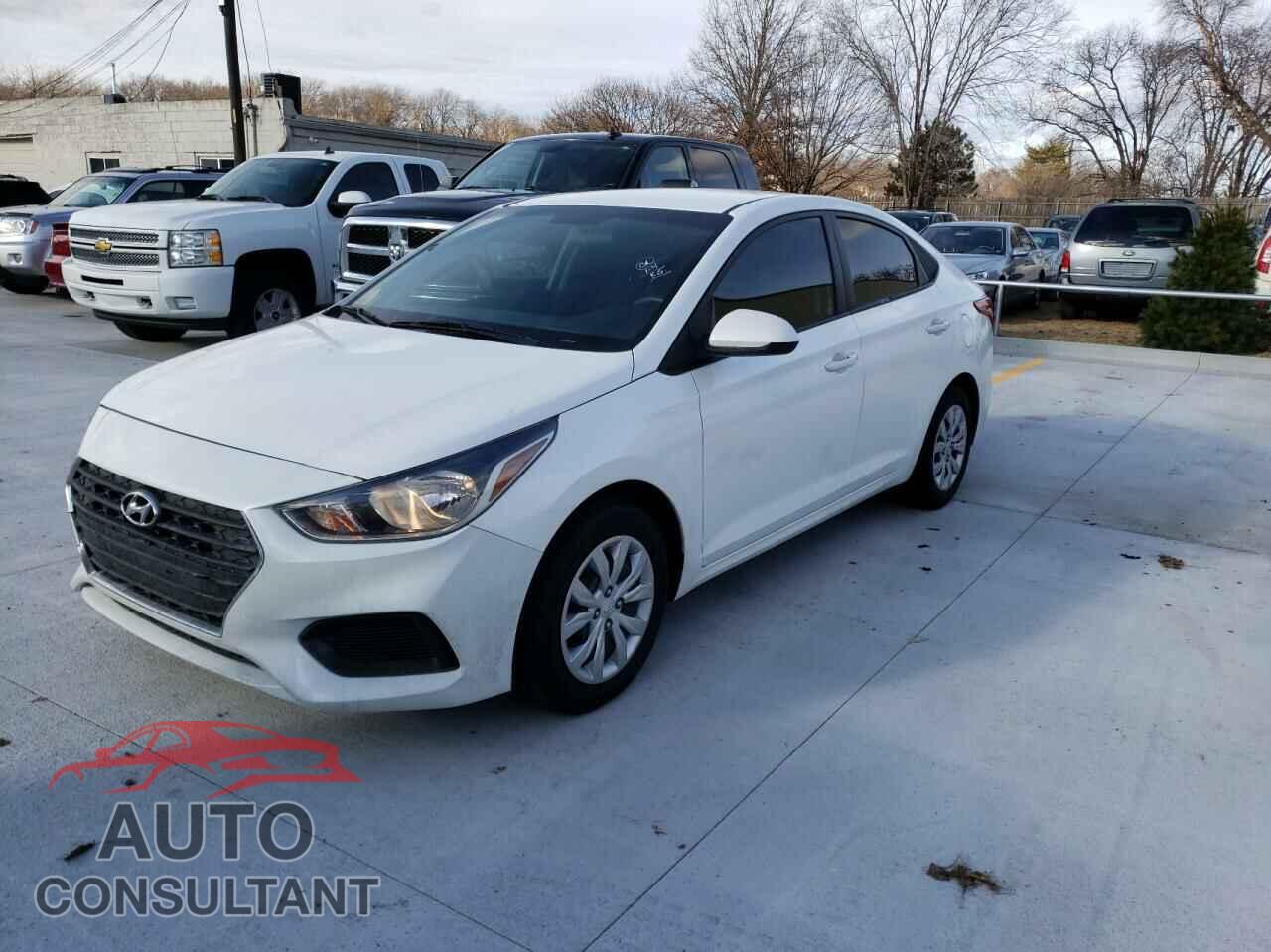 HYUNDAI ACCENT 2018 - 3KPC24A33JE026110