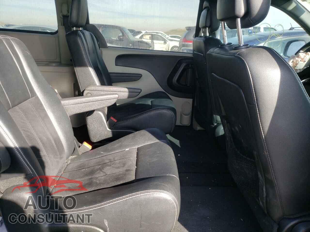 DODGE GRAND CARA 2018 - 2C4RDGCG7JR268564
