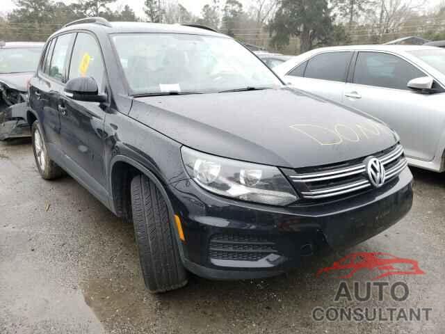 VOLKSWAGEN TIGUAN 2017 - WVGAV7AX8HK045094