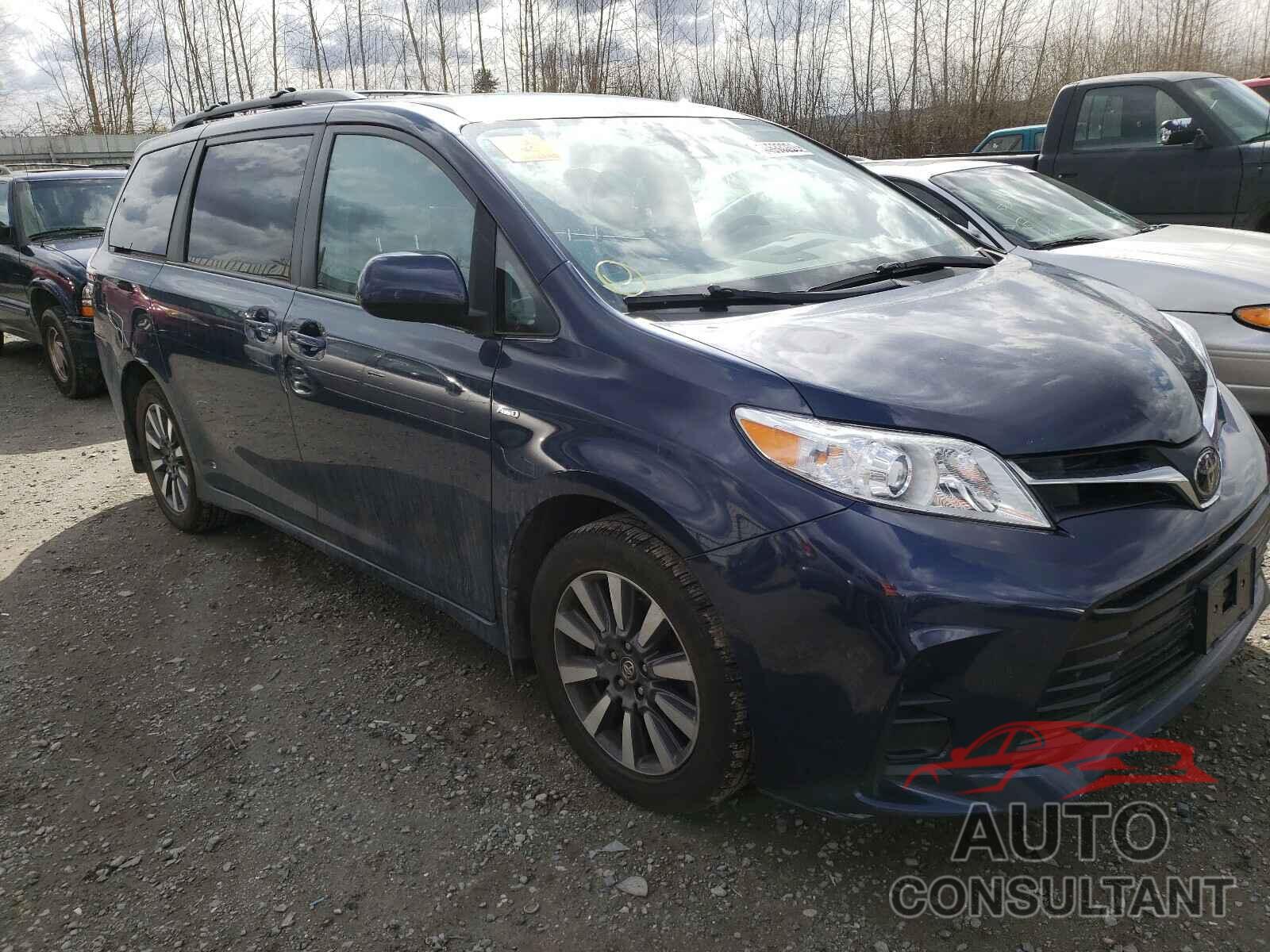 TOYOTA SIENNA 2018 - 5TDJZ3DC5JS188559