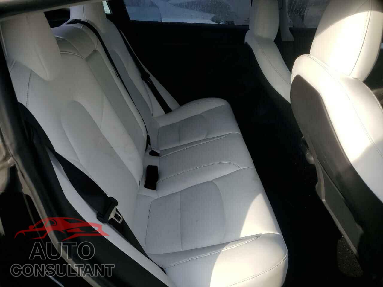 TESLA MODEL 3 2021 - 5YJ3E1EB5MF975342