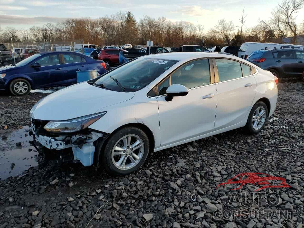 CHEVROLET CRUZE 2018 - 1G1BE5SMXJ7163618