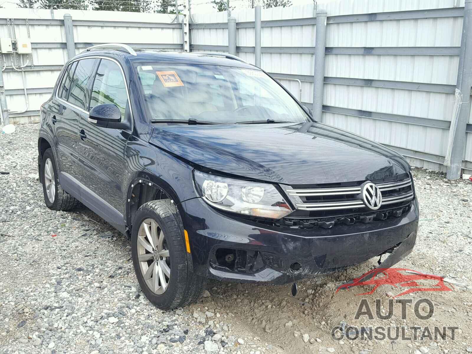 VOLKSWAGEN TIGUAN 2017 - WVGSV7AX0HK021280