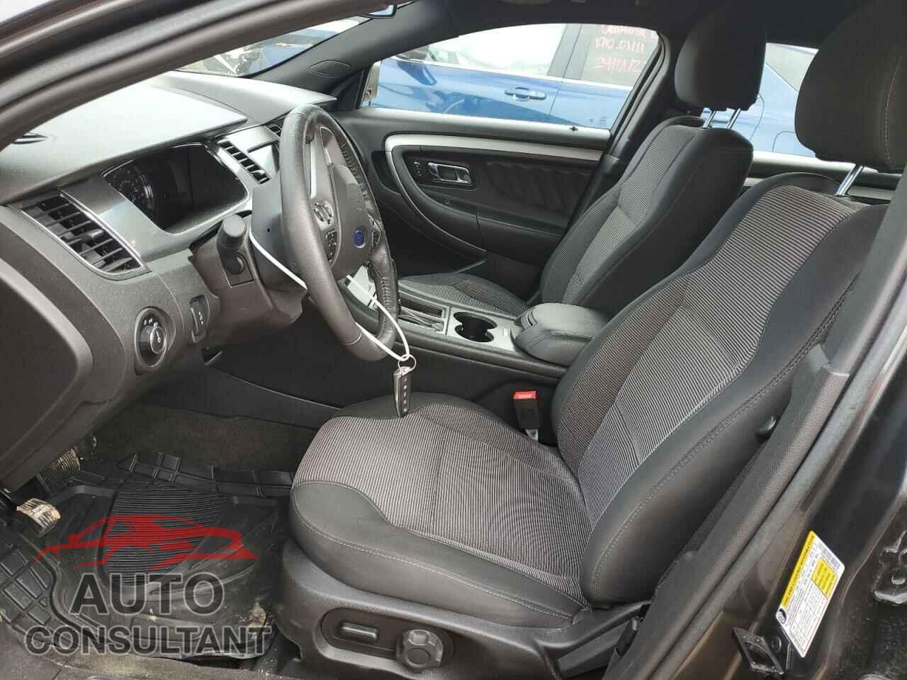 FORD TAURUS 2018 - 1FAHP2E86JG136253